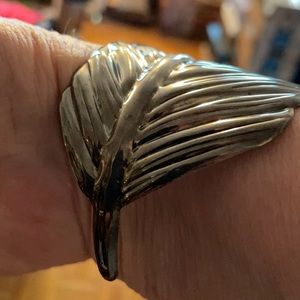 Nwot, very pretty black metal bangle.